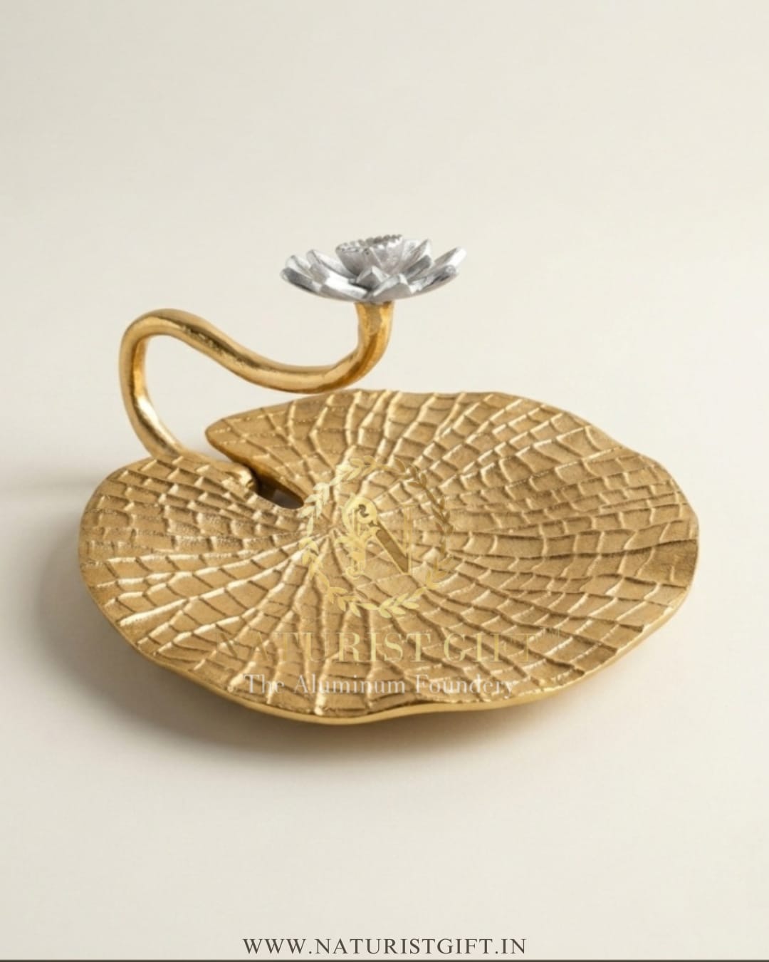 Elegant Lotus Leaf Accent Tray - Image 2