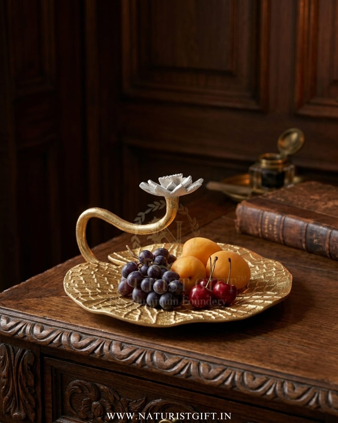 Elegant Lotus Leaf Accent Tray - Image 3